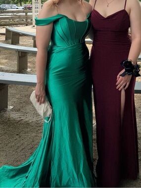 SHERRI HILL 54923 - Emerald Green Satin Evening Gown